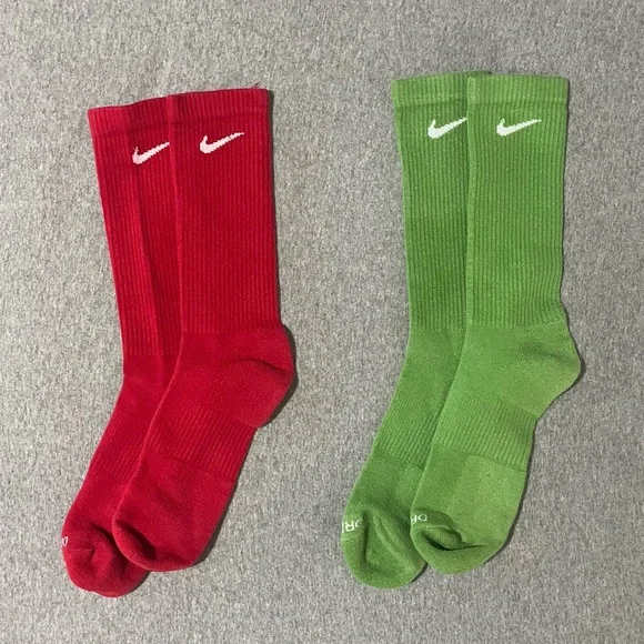 🧦 Nike Adult Crew Athletic Socks in Red, Green, Orange & Blue (4-Pack) - Picture 3 of 7